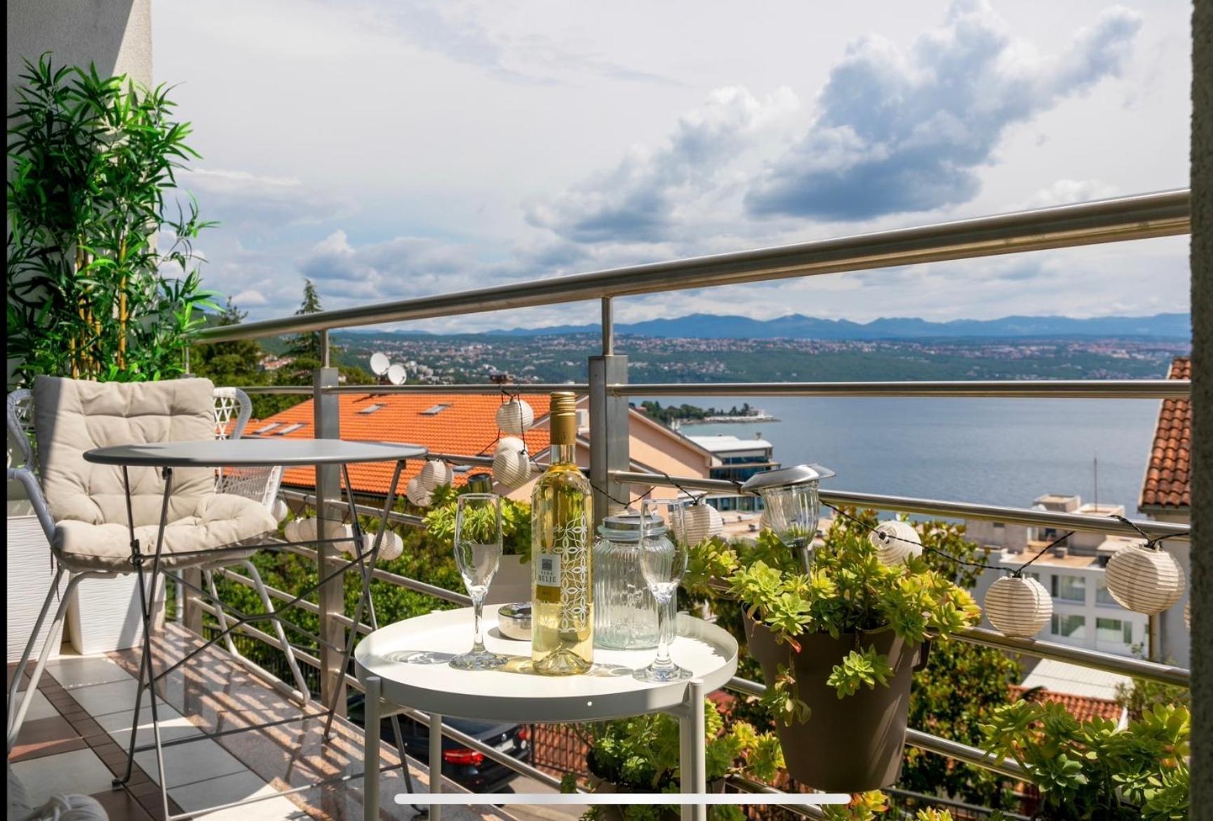 Old Lady Opatija Apartment Exterior photo